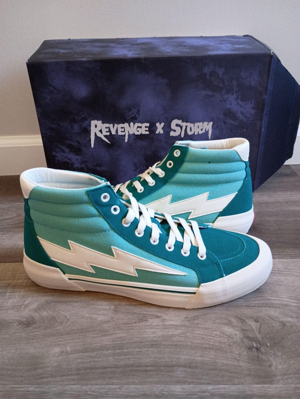 NIB REVENGE STORM Mens VOL 2 SIZE 11 TURQUOISE SEA GREEN High Top Sneaker Shoes